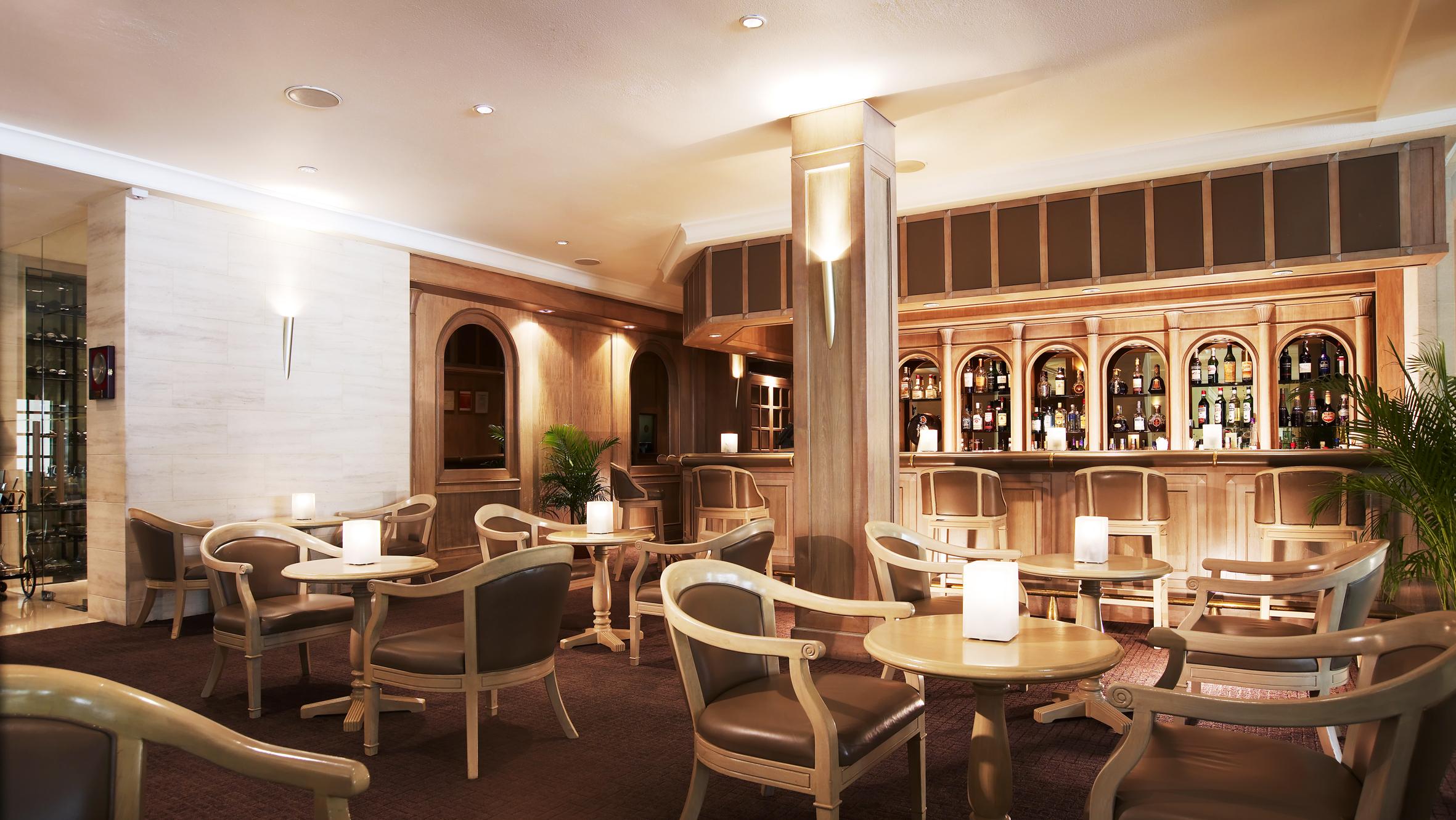 Goodwood Park Hotel Singapura Restaurante foto The bar at the Royal Opera House, London